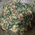 El cooksnap de claudia beatriz Alberto cuando hizo Revuelto de espinaca y champiñones frescos.