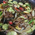 Cooksnap Julia ALeen Aireish semasa beliau membuat Sambal Hijau Ikan Bilis Petai.
