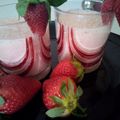 صورة من أم زياد وجواد، شاركها بعد تجربة وصفة سموثي بالفراولة 🍓🍓🍓⁦❣️⁩