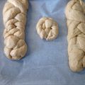Cooksnap από Νικόλ_ στη συνταγή Πλέκω τσουρέκι σε κοτσίδα