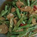 Cooksnap dari tth masak *Riri Wulandari * untuk resep Tumis buncis bakso pedas manis