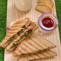 Seema Raghav का कुकस्नैप जब उन्होंने वेज चीज़ ग्रिल सैंडविच (veg cheese grill sandwich recipe in Hindi) बनाया था।
