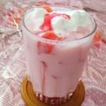 chaitali ghatak का कुकस्नैप जब उन्होंने स्ट्रॉबेरी मिल्क शेक (Strawberry Milk Shake recipe in hindi) बनाया था।