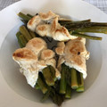 El cooksnap de YoshimonGo🇯🇵 cuando hizo Rollo de pechuga de pollo con espárragos.