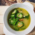 Cooksnap Iman Hasanah Musa semasa beliau membuat Petola masak bening lada hitam.