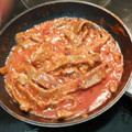 El cooksnap de Lorena Vela cuando hizo Ternera con salsa picante de tomate.