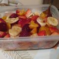Lili Lipóczi Cooksnap-ja, amikor elkészítette a(z) Egyszerű gyümölcs saláta receptet.