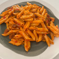 El cooksnap de Mihaela Constantin cuando hizo Macarrones con chorizo, cebolla y tomate frito.
