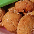 Cooksnap από Strata Al. στη συνταγή Πεντανόστιμα νηστίσιμα ελιοπιτάκια με λιαστή ντομάτα!!