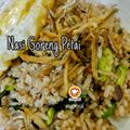 Cooksnap Anur Musa semasa beliau membuat Nasi goreng petai.