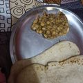 Mamta rastogi का कुकस्नैप जब उन्होंने छोला कुलचा(chola kulcha recipe in hindi) बनाया था।