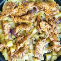 Beatrix Juhász Cooksnap-ja, amikor elkészítette a(z) Fokhagymás tepsis burgonya vajpuha fűszeres egész csirkemellel receptet.