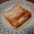 Cooksnap από 𝒳𝓇𝓊𝓈𝑜𝓊𝓁𝒶 𝒦𝑜𝓃𝓉𝑜𝓅𝑜𝓊𝓁𝑜𝓊 στη συνταγή Τοστάκι με γαλοπούλα και τυρί