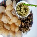 Meetu Garg का कुकस्नैप जब उन्होंने सूजी के गोलगप्पे (Suji ke golgappe recipe in Hindi) बनाया था।