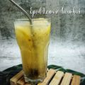 Cooksnap Mizzanem semasa beliau membuat Epal Lemon Asam Boi.