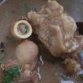Cooksnap Bella Eusof semasa beliau membuat Sup Gearbox Ala Thai.