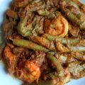 Bipasha Ismail Khan's cooksnap of when they made চিংড়ি মাছ দিয়ে কচুর লতি(Chingri with loti recipe in bengali).