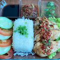 Cooksnap Sesimple Loralin semasa beliau membuat Nasi Ayam Thai.