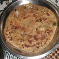 Divya Bhardwaj का कुकस्नैप जब उन्होंने आलू और प्याज़ का पराठा (aloo aur pyaz ka paratha recipe in Hindi) बनाया था।