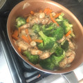 El cooksnap de Evelyn Gamez cuando hizo Camarones con brócoli.