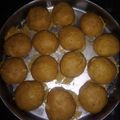 Durga का कुकस्नैप जब उन्होंने बेसन के लड्डू(besan ke laddu recipe in hindi) बनाया था।