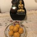 neelam gupta का कुकस्नैप जब उन्होंने बेसन के लड्डू (besan ke ladoo recipe in Hindi) बनाया था।