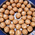 Madhvi Dwivedi का कुकस्नैप जब उन्होंने पिन्नी ड्राई फ्रूटस आटा लड्डू (Pinni Dry Fruits Atta Laddu recipe in Hindi) बनाया था।
