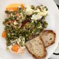 Cooksnap de Joana Meireles quando cozinhou Ervilhas com ovos escalfados.