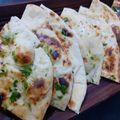 Seema Kejriwal का कुकस्नैप जब उन्होंने गार्लिक नान (Garlic naan recipe in hindi) बनाया था।