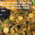 Cooksnap Zara Rania semasa beliau membuat Kuetiaw Goreng Kerang.