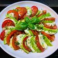 Andrea von Sattler Cooksnap-ja, amikor elkészítette a(z) Avokádó-mozzarella-paradicsom “saláta” bazsalikommal receptet.