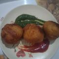 Deepika Arora का कुकस्नैप जब उन्होंने चीज़ी ब्रेड रोल (Cheesy Bread Roll Recipe in Hindi) बनाया था।