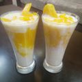 Indu Mathur का कुकस्नैप जब उन्होंने मैंगो लस्सी (Mango Lassi recipe in Hindi) बनाया था।