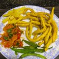 Madhvi jogia's cooksnap of when they made વણેલા ગાંઠિયા (Vanela Ganthiya Recipe In Gujarati).