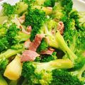 姚佩妘 的 培根炒綠花椰菜 cooksnap