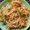 Geeta Panchbhai का कुकस्नैप जब उन्होंने देसी फ्लेवर हक्का नूडल्स (desi flavour Hakka noodles recipe in Hindi) बनाया था।