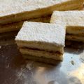 kisördög Cooksnap-ja, amikor elkészítette a(z) Meggylekváros citromkrémes szelet receptet.