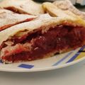 Horváth Heni Cooksnap-ja, amikor elkészítette a(z) Meggyes, almás nyújtott rétes receptet.