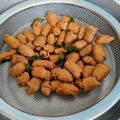 Cooksnap dilla fardilla semasa beliau membuat Kuih siput.
