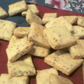 El cooksnap de Cook_and_Jud cuando hizo Galletas saladas de harina de garbanzo y sésamo con parmesano.