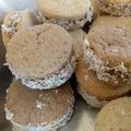 El cooksnap de Ftt cuando hizo Alfajores de maizena comunes y de chocolate.