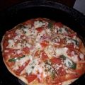priyanka porwal का कुकस्नैप जब उन्होंने अनियन कॉर्न पिज़्ज़ा(onion corn pizza recipe in hindi) बनाया था।