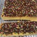 Cooksnap dari Werawati Sugianto untuk resep Bolu Jadul Topping Coklat Meses dan Keju