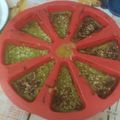 Cooksnap Khairul Agus semasa beliau membuat Kuih bakar pandan.