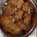Divya Arora का कुकस्नैप जब उन्होंने प्याज के पकोड़े(pyaz ke pakode recipe in hindi) बनाया था।