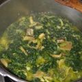 Cooksnap από Loukia Mpoutalika στη συνταγή Φρικασέ αλλιώτικο!!! (χωρίς κρέας και μαρούλια)(με Σπανάκι και μανιτάρια)