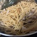 Cooksnap Amirah Abd Hamid semasa beliau membuat Angel Hair Carbonara Seadanya.
