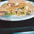 Arti Gondhiya का कुकस्नैप जब उन्होंने स्टफ्ड मूंग दाल चीला (Stuffed moong dal cheela recipe in hindi) बनाया था।