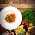 รูป Cooksnap ของ Kanpong Parnnark เมื่อเขาทำ พาสต้าซอสหมูสับมะเขือเทศสด