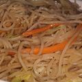  Chef Richa pathak. का कुकस्नैप जब उन्होंने वेज हक्का नूडल्स (Veg Hakka Noodles recipe in hindi) बनाया था।